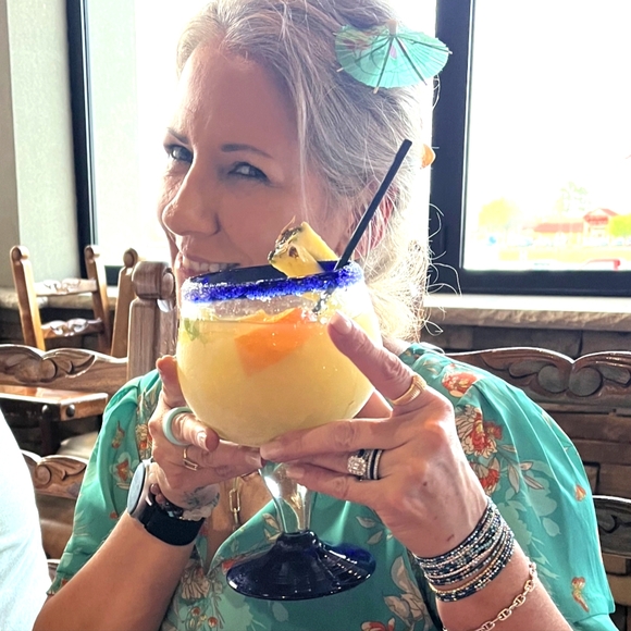 Meet your Posher, Paula - Picture 1 of 1